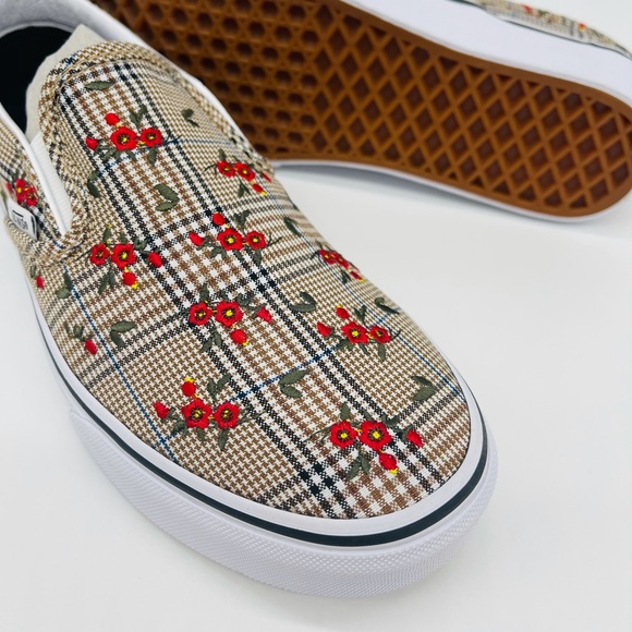 Classic Slip-On Vans - Picture 11 of 16